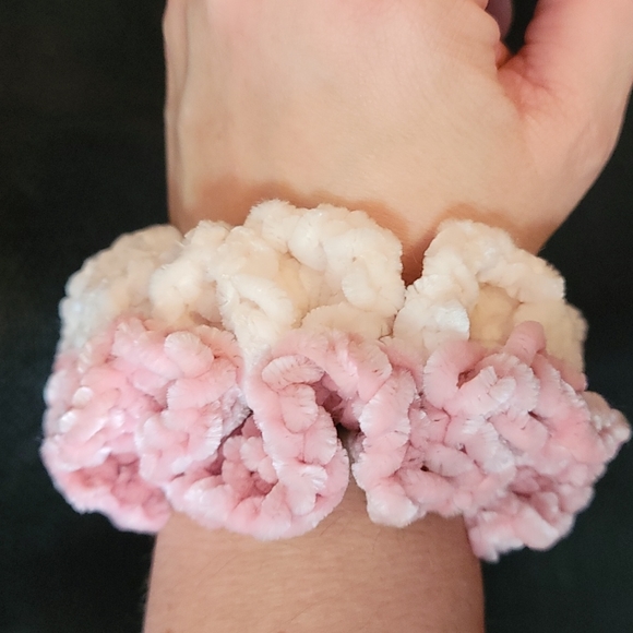 Scrunchies, Crocheted, velvet, super soft, Hair tie, Hair - Picture 3 of 5
